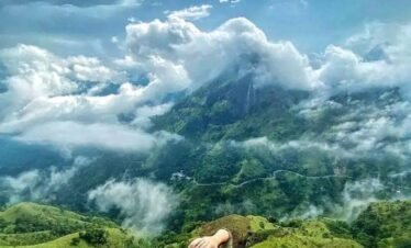 Hike at little Adam's peak